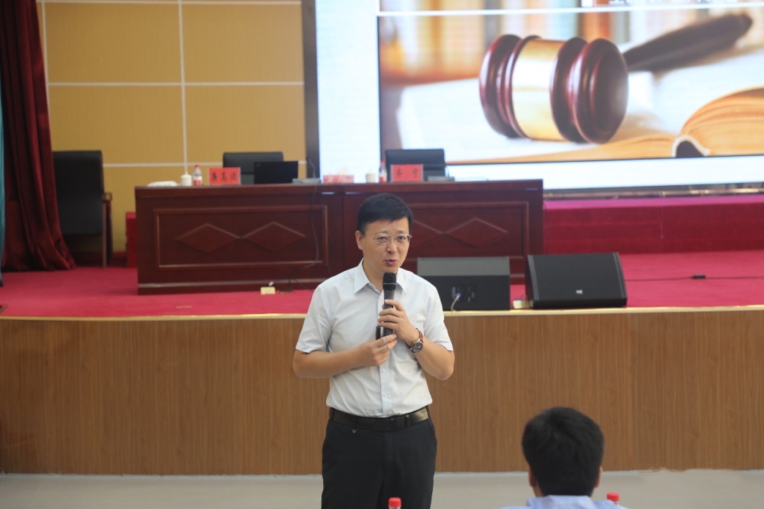 廉高波律师应邀为吴起县部分领导干部作民法典专题讲座