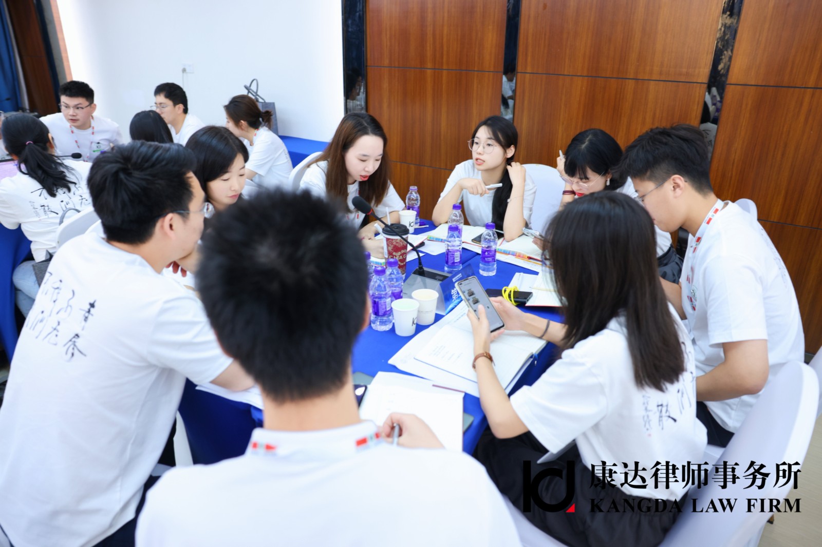 学员分组讨论1.jpg
