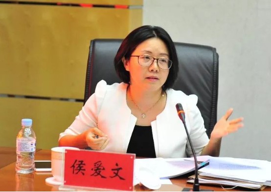 侯爱文.jpg